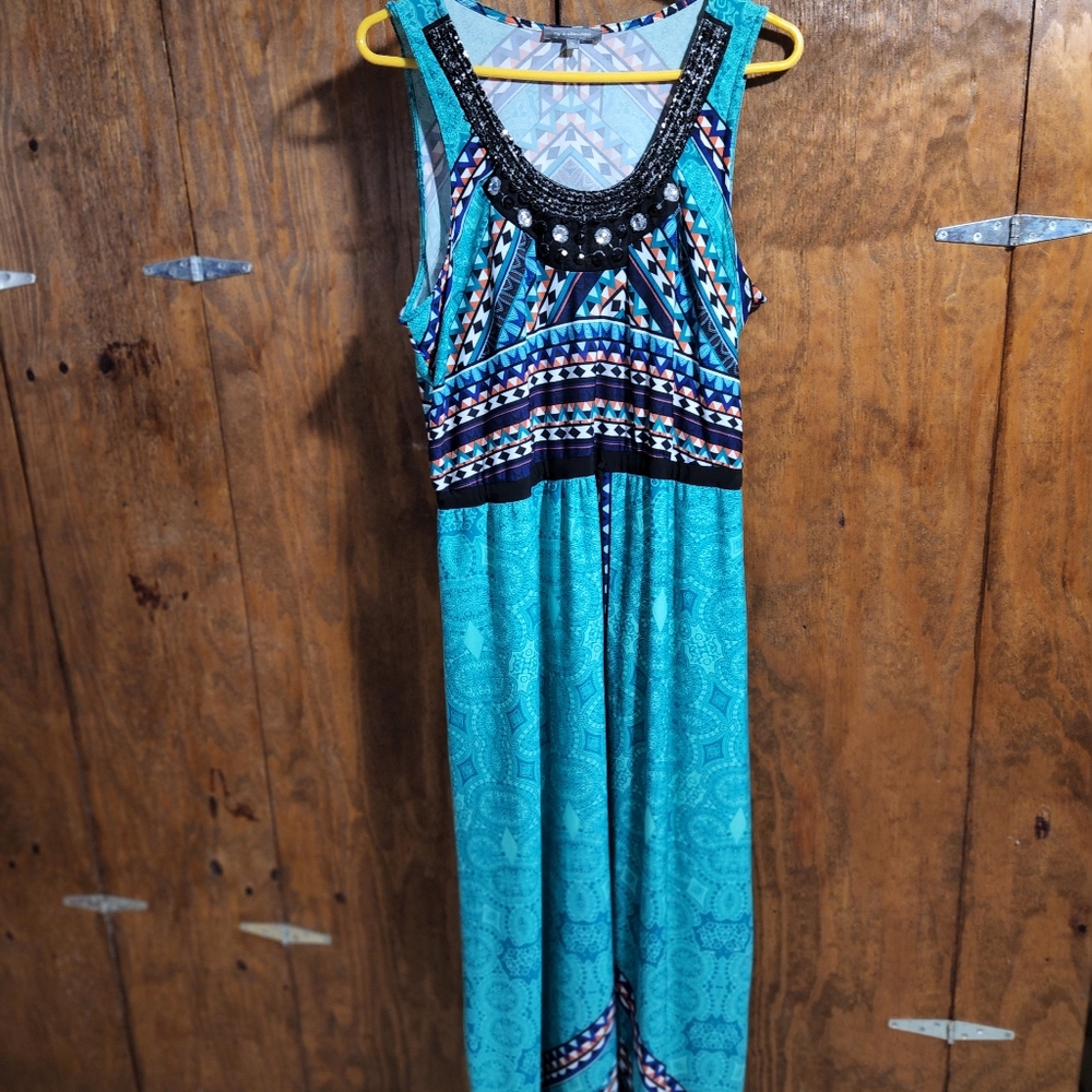 Patterned dress with accent trim